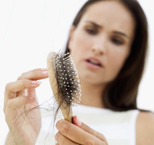 Как бороться с выпадением волос?