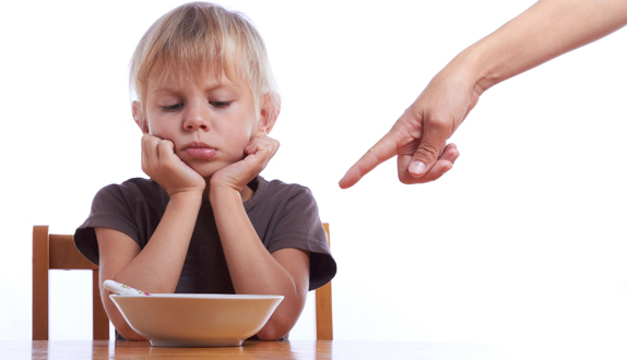 Заставлять ли ребенка кушать?
